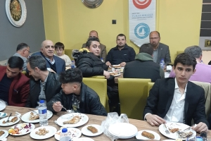 Türkmenlere yönelik bir iftar yemeği