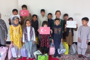 Kabil’de Bayram Sevinci: Soydaş Çocuklarımıza Bayramlık Hediyeleri Ulaştırıldı