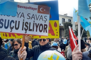 Konya'da Ukrayna ve Kırım da devam eden Rusya işgali protesto edildi.
