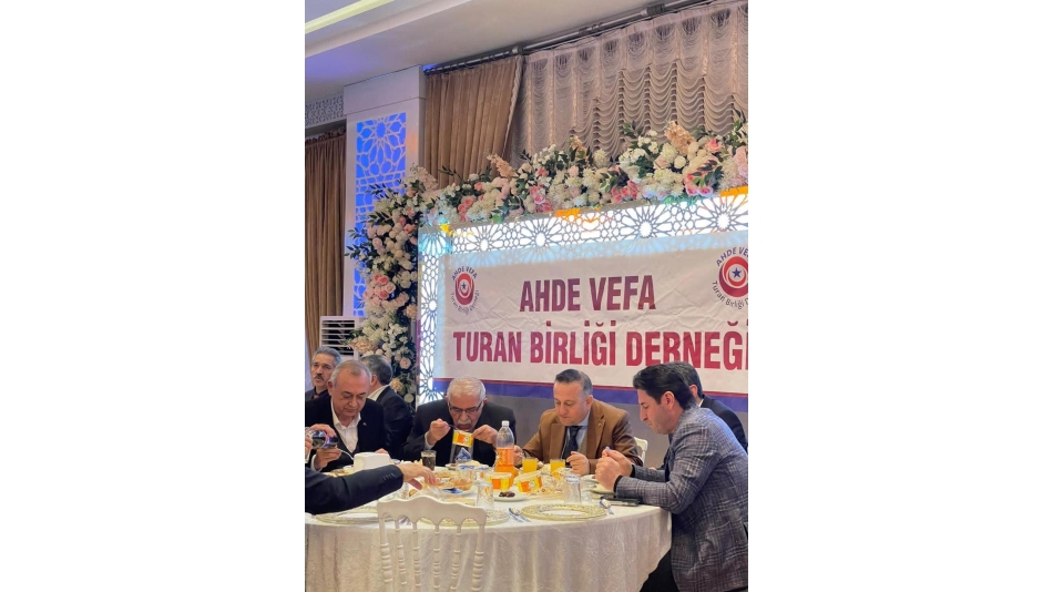 Turhal’da Dev İftar Sofrası: Gönüller Aynı Sofrada Buluştu